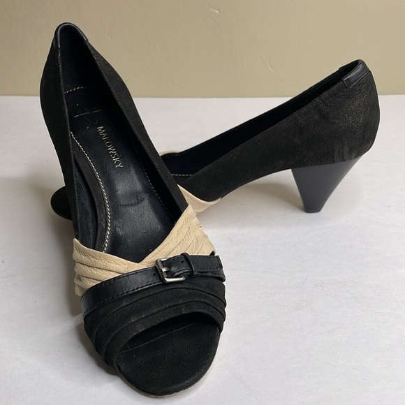 B MAKOWSKY Pump Heels Matte Black & Cream Leather Corporate Wear 8M - Picture 1 of 16